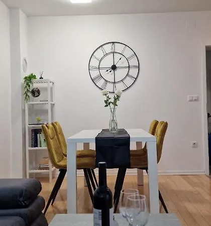 Tobys Place Апартаменти