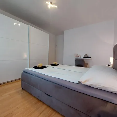 Апартаменти Tobys Place