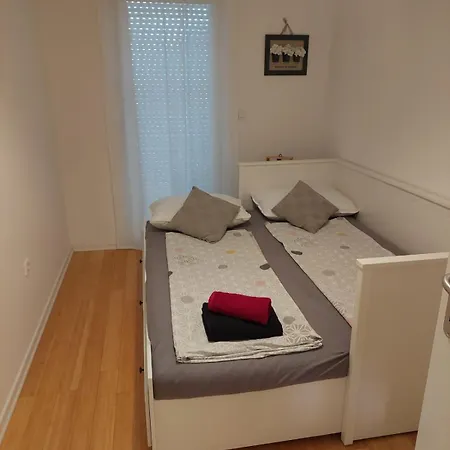 Tobys Place Апартаменти